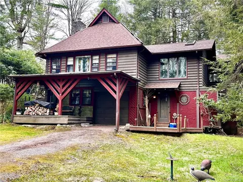 49 E Mongaup Trl, Bethel, NY 12778