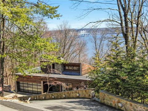 151 Tweed Blvd, Orangetown, NY 10960