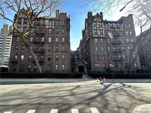 83-15 116th St #1F, New York, NY 11418