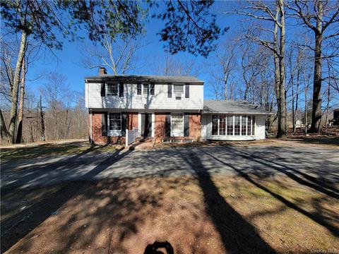 1 Starhaven Ave, Middletown, NY 10940
