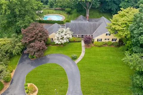 44 Woodlands Rd, Harrison, NY 10528