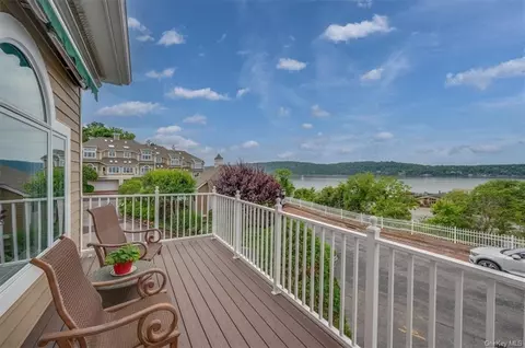 11 Highview Cir, Greenburgh, NY 10522