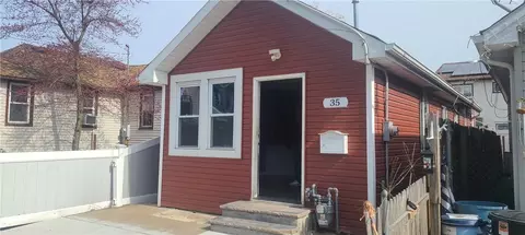 35 Milbank Rd, Staten Island, NY 10306