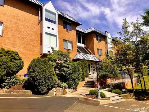 300 Livingston Ave #1-B, Mamaroneck, NY 10543
