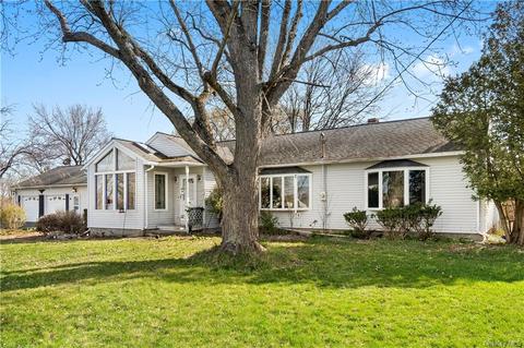 77 Stottville Rd, Hudson, NY 12534