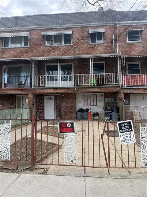 824 E 225th St, Bronx, NY 10466