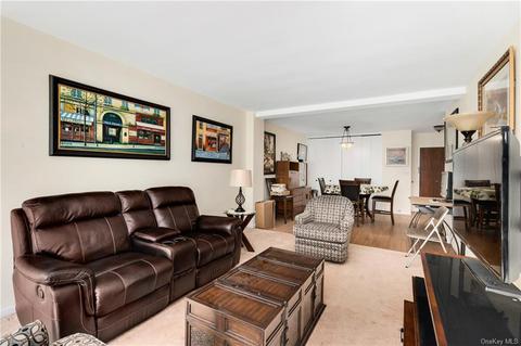 56 Doyer Ave #2D, White Plains, NY 10605