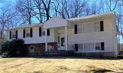 3 Louis Ave, Ramapo, NY 10952