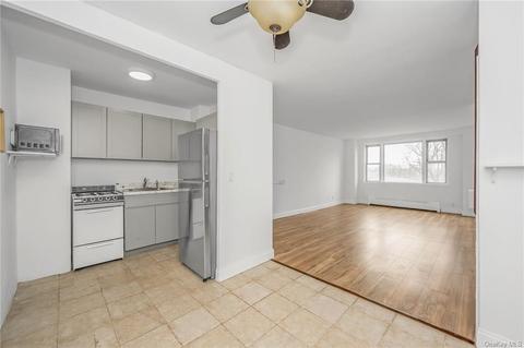 5800 Arlington Ave #2P, Bronx, NY 10471