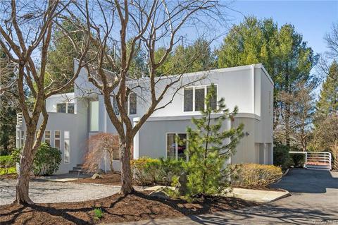 5 Random Farms Cir, New Castle, NY 10514