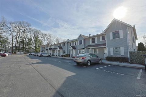 272 Hubert Humphrey Dr, Ramapo, NY 10977