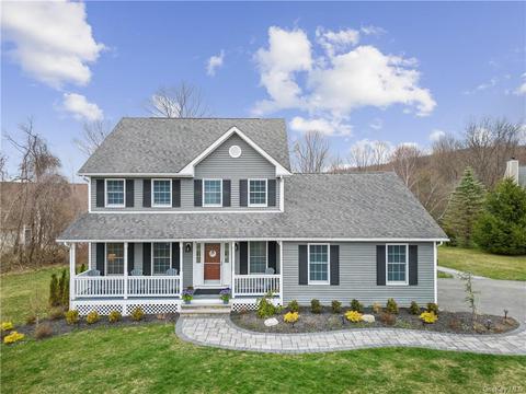 10 Canter Cir, Pawling, NY 12564