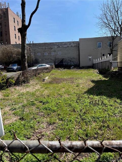 4738 Richardson Ave, Bronx, NY 10470