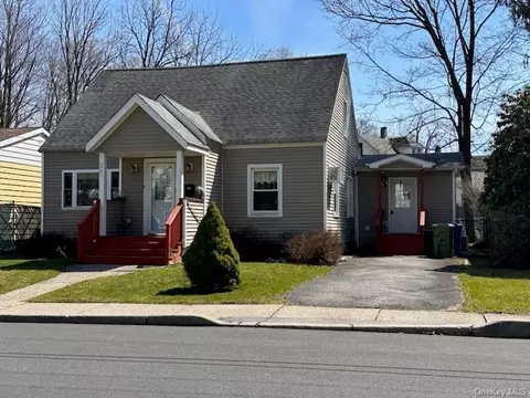 25 Maryland Ave, Middletown, NY 10940