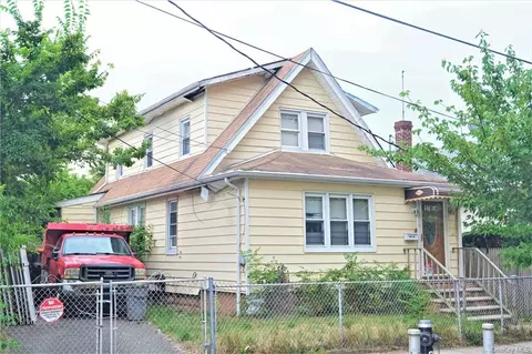 17840 146th Ter, Springfield Gardens, NY 11434