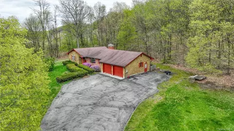 62 Collabar Rd, Crawford, NY 12549