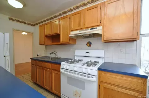 19 Abeel St #3G, Yonkers, NY 10705