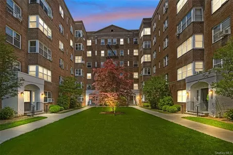 1 Bronxville Rd #4C-4D, Yonkers, NY 10708