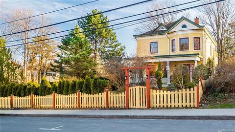 30-32 Mill Hill Rd, Woodstock, NY 12498