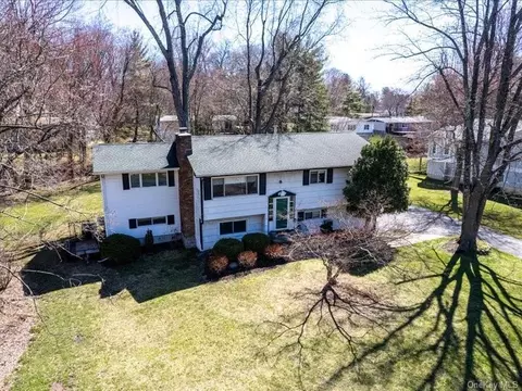 72 S Southgate Dr, Ramapo, NY 10977