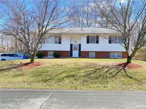 57 Vincent Dr, Middletown, NY 10940