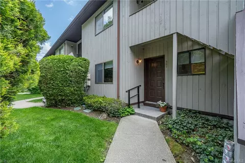 301 N Greeley Ave, New Castle, NY 10514