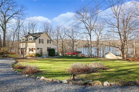 53 Shawnee Rd, Putnam Valley, NY 10579