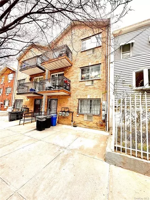 2010 Lafontaine Ave, New York, NY 10457