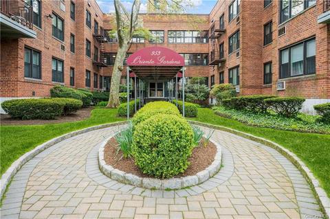 953 W Boston Post Rd #1L, Mamaroneck, NY 10543