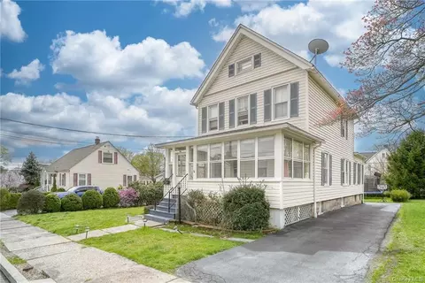 6 Independence Ave, Middletown, NY 10940