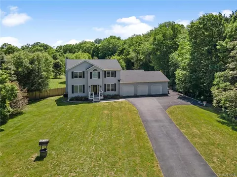 17 Keith Ln, Walden, NY 12586