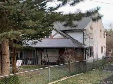 5 Crest Pl, Greenburgh, NY 10523