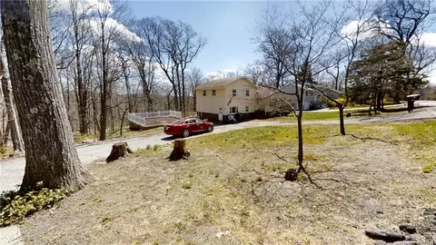 88 E Lovell St, Mahopac, NY 10541