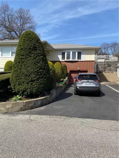 113 Aka 115 Alder St, Yonkers, NY 10705