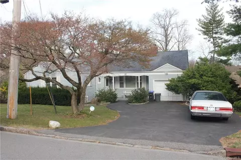 90 Edgepark Rd, Greenburgh, NY 10603