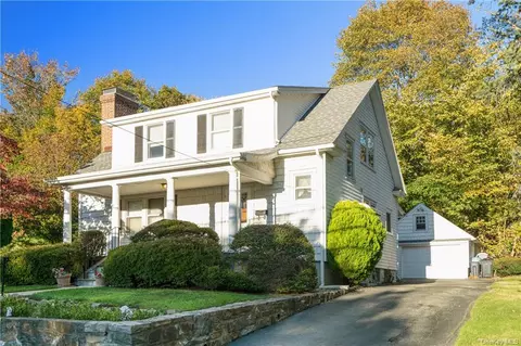 33 Spencer Ct, Greenburgh, NY 10530