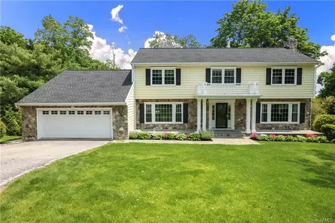 22 Penny Ln, Greenburgh, NY 10583