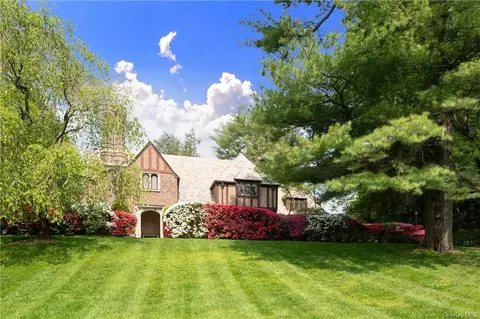 7 Hickory Ln, Scarsdale, NY 10583