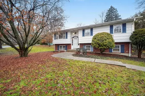 1 Kelly Ct, Ramapo, NY 10952