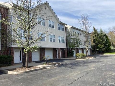 19 Deer Ct Dr, Middletown, NY 10940