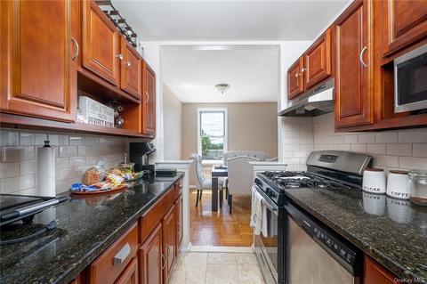 615 Warburton Ave #2J, Yonkers, NY 10701