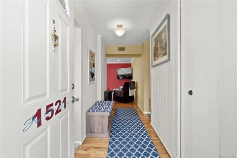 1521 Fox Glen Dr, Greenburgh, NY 10530