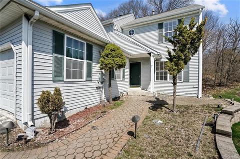 7 Plum Ct, Highland Mills, NY 10930