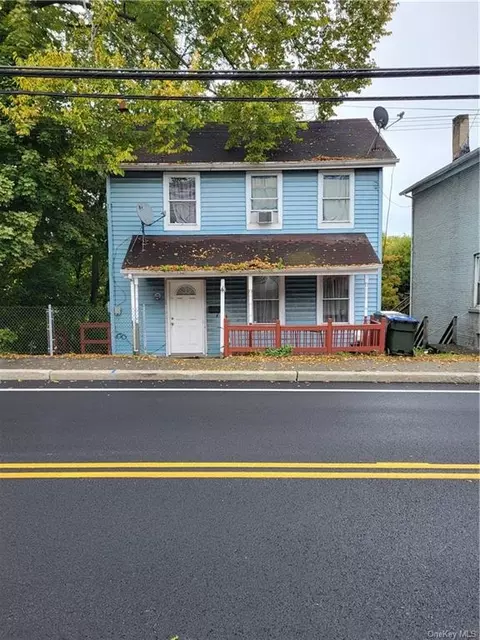 21 N Montgomery St, Walden, NY 12586