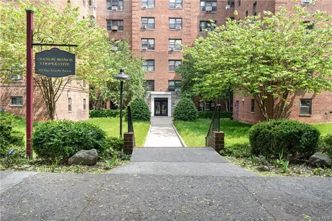 485 E Lincoln Ave #606, Mount Vernon, NY 10552