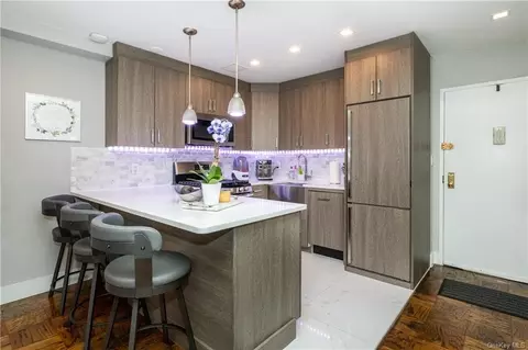 2221 Palmer Ave #1P, New Rochelle, NY 10801