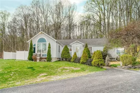 554 Winterton Rd, Mamakating, NY 12721