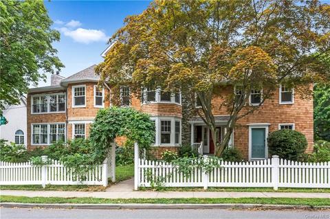 49 Van Wyck St, Cortlandt, NY 10520