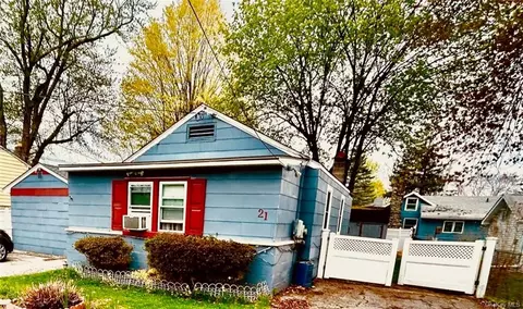 21 Lottie Rd, Kent, NY 10512