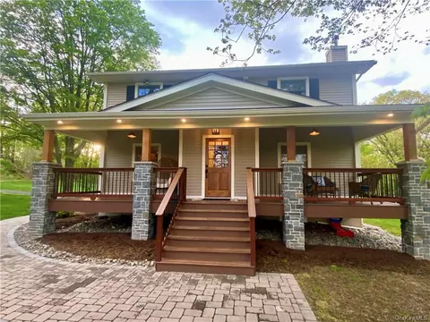 57 Clover Ridge Rd, Minisink, NY 10998